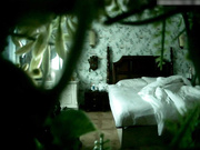 宾馆偷拍活泼开朗的妹子和男友第一次开房 亲了半天才脱光衣服操B