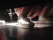 怪盗大神暗藏国内某商场女卫生间隔间连续偷拍来方便的妹子形态各异拍脸又拍下面能听到外面对话1080P超清