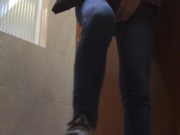 天气冷了，妹子们都开始穿的厚起来了