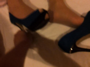 四哥请女网友吃大餐灌倒去宾馆开房亲个小嘴淫猥一下720P高清无水