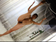 说话声音很甜美的艺校毕业漂亮妹子下海甘当人体模特各种舞蹈动作供摄影师特写拍摄还把私处掰开国语对白1080P超清