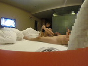 女神级气质无毛大学美女酒店援交时被变态男一直猛操嘴巴,实在受不了了美女自己坐在鸡鸡上干.国语!