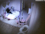 专业炮房猥琐眼镜男好福气约个外表清纯马尾辫眼镜妹啪啪开始装矜持挑逗一番就热情似火干了2炮叫的特刺激