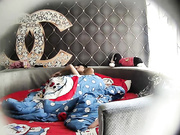 香奈儿主题酒店TP逼被舔得欲仙欲死的骚女上位表情亢奋最后要吃大鸡巴补充一下体力