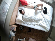 酒店偷拍年轻性感的漂亮美女和男友开房时害羞用被子盖着不让操被男强行进入干一会后主动吃鸡鸡女上位操!