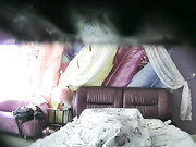 宾馆偷拍少妇和炮友吃完外卖开始啪啪男的挺猛 操了3炮 一边操还拿手机拍照留念