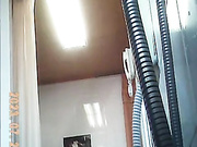 定点偷拍公共浴室女士更衣间少女少妇脱换衣 有个少妇逼毛真性感屁股白又大