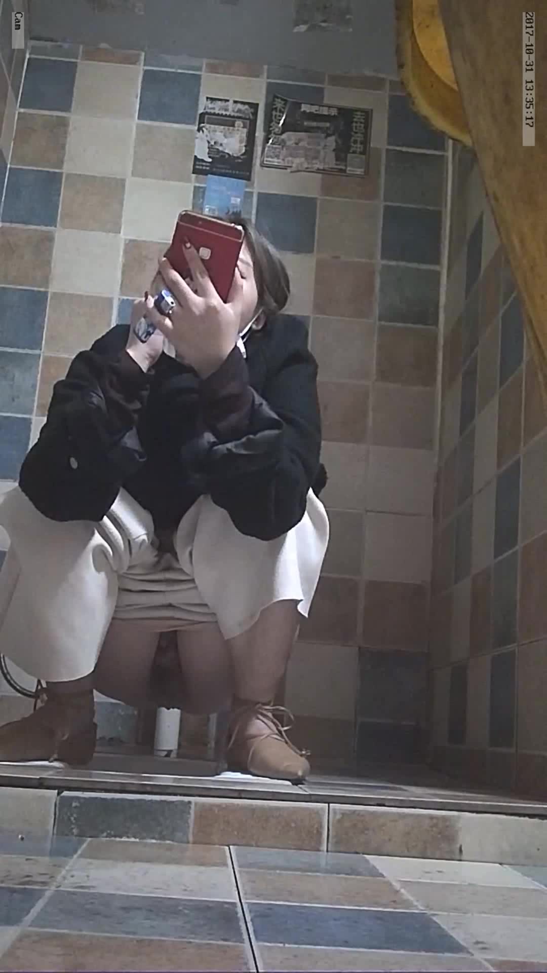 国内高校偷拍系列5 学生妹子果然青春靓丽 活力无限