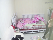 黑客录拍折腾一晚上没睡醒的骚女换衣服逛街,奶子揉得真大直线形阴毛格外诱人