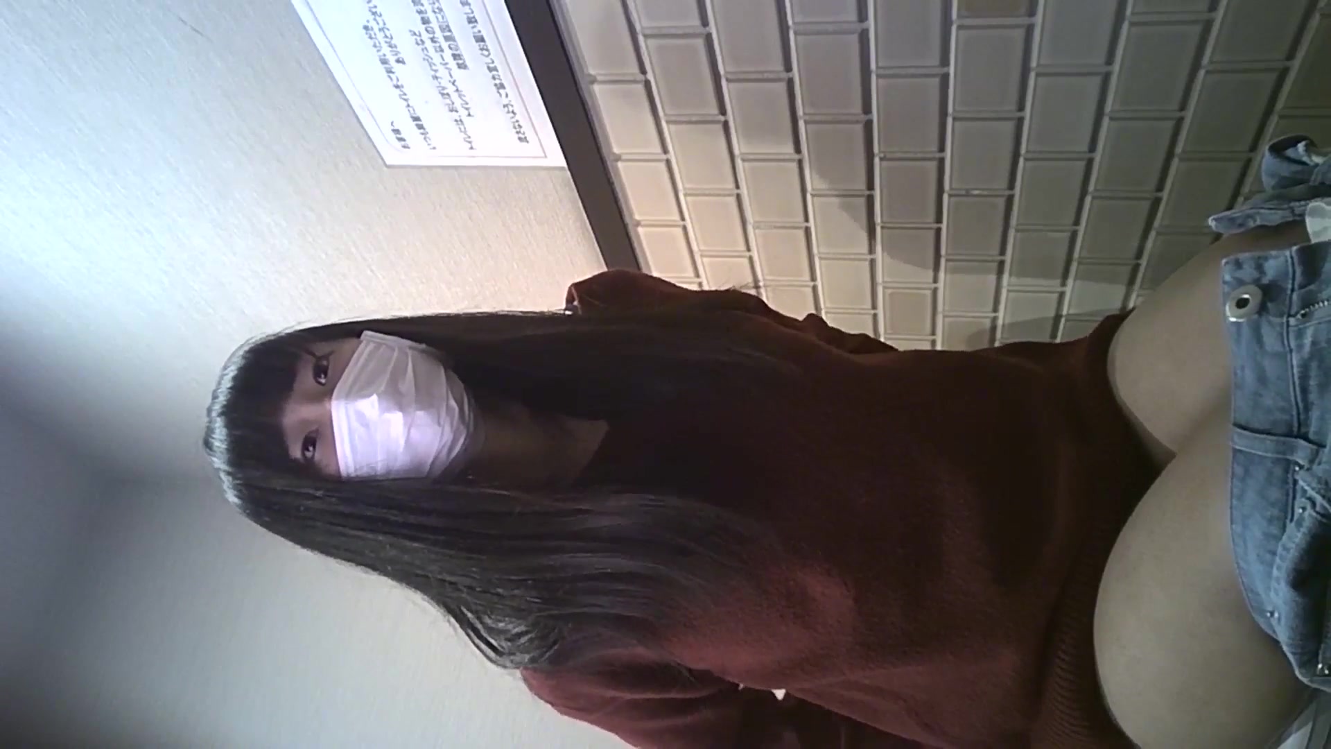 美女如云偷拍系列-多位气质妹子嘘嘘 第一个妹子太漂亮了 颜值都不错