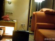 土豪约约酒店约操汽车展会上认识的175CM性感高挑美女模特,情趣旗袍装狠狠爆操,从床上干到沙发上2人一起高潮!