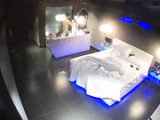 豪华套间皮肤白嫩光滑翘臀短发白领妹与有钱老板开房打炮蕾丝睡裙主动吃J8浴室开干一路搞到床上激情四射