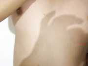 黑丝小姨子的呻吟 趁老婆睡觉偷袭和我有一腿的黑丝长腿小姨子 无套插入太爽不敢叫出声 真刺激