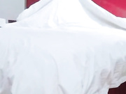 探花约炮一个戴帽子的可爱学生妹暗拍 激情口交啪啪 十分诱人