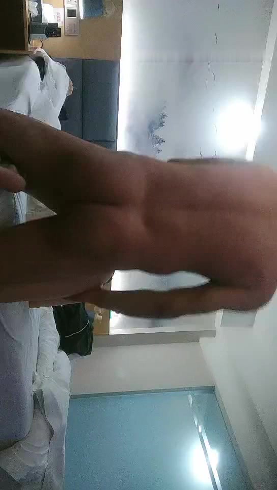 胖男探花约了个熟女TP啪啪 口交上位骑乘自己动大力猛操非常诱人