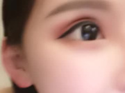 服务周到的小女人进门先冲个澡，给大哥舔舔鸡鸡，奶子很正揉着很爽，多体位抽插小骚逼，叫声就让你受不了