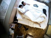 宾馆上帝视角偸拍有点像姐弟恋的热恋情侣开房啪啪眼镜小伙J8很坚挺皮肤光滑白嫩骚女友边看A片边被干还给毒龙