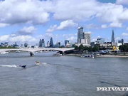 剧情演绎年轻漂亮混血美女艺术学校应聘被斯文眼镜艺术总监潜规则阴道肛门换着插内射1080P超清