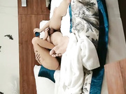 探花约了个苗条妹子，先做服务按摩乳推大力猛操呻吟