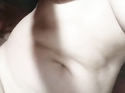 人到中年坐地能吸土