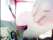 宅男打飞机福利很会玩的双胞胎姐妹花上面吃面条下面吃黄瓜洗脸盆接尿尿