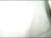 南京某校附近微信约的19岁大一清纯学生妹,第一次被约到宾馆开房,开始还有点害羞,身材纤瘦奶子却那么大,小穴毛少紧致！