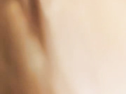 小骚逼露脸性感的红唇灵活的舌头裹着龟头好刺激，开档丝袜主动上位揉捏着奶子让小哥爆草骚逼水多高潮完事洗逼