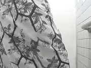 外站最新流出路边蹲厕偷拍有几个颜值不错的美眉嘘嘘毛毛性感