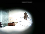 针孔TP服装店主淑女气质漂亮妹子与男友造爱很猛把苗条美女搞的胡言乱语高潮时来电话都不想接对白清晰