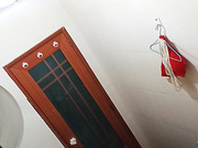 偷拍隔壁孕妇洗澡奶子真大，奶头黑黑的