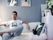 AV鸭哥探花约了个牛仔短裤妹子，骑在身上口交舔奶扣逼抽插猛操呻吟_ev