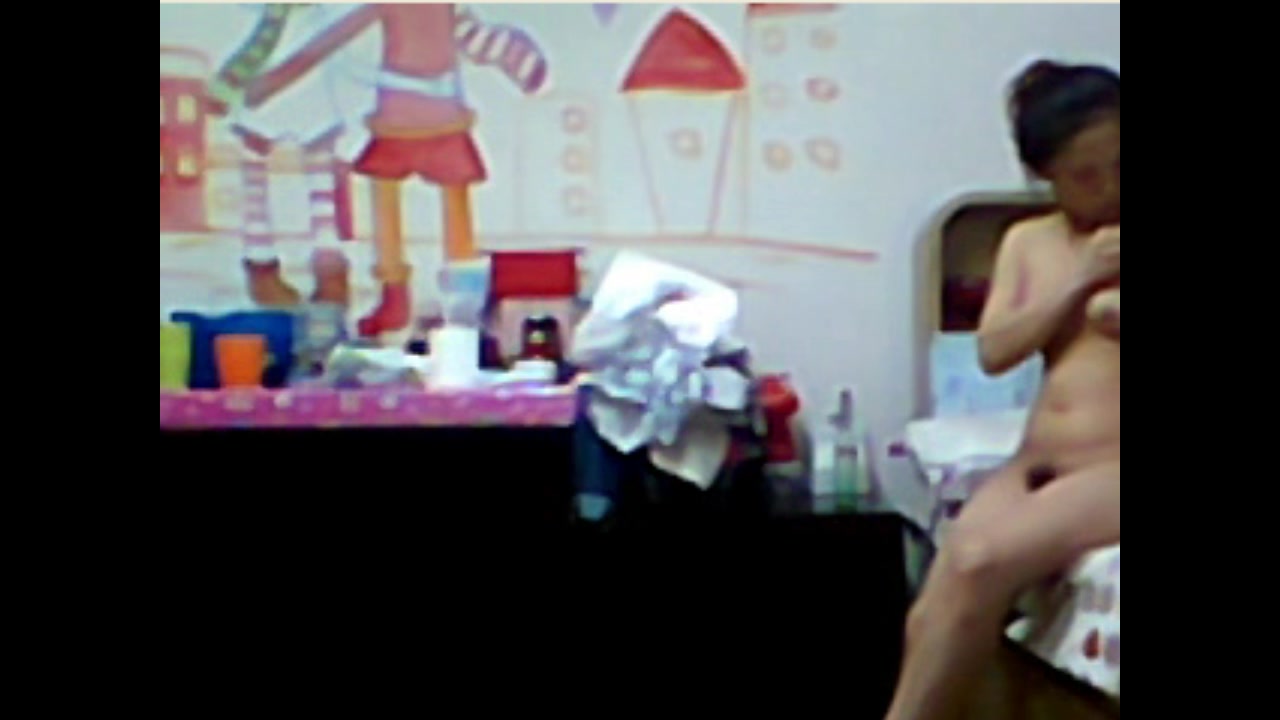 【全網推薦】珍藏—電腦肉雞偷開攝像頭遠程私密錄象-多部合集（第十七部）～原版高清