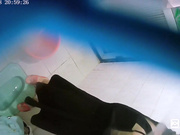 近距离针孔拍摄风韵犹存少妇洗澡