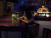 高价购买福利-女神级172CM性感美女嫩模酒吧喝酒不小心中招后被猥琐男带到酒店扒掉衣服玩弄侵犯.国语!