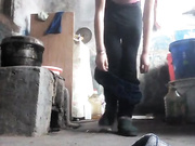 悲哀啊！非常接地气的贫穷农村妹子也被骗拍脱衣视频