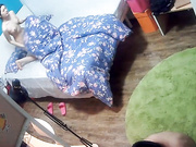 水滴偷拍没穿衣服的小媳妇突然发现家里的摄像头被人偷开