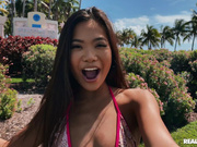 淘气的 Vina Sky 给 JMac 深喉吸屌是最美妙的生日享受