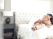 拉丁裔保姆工作时自慰被发现作为惩罚她的小穴被主人的精液灌满