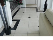 淘气的保姆被主人抓到手淫只好给他操