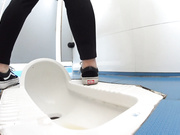 【精品推薦】國內某高中男生偷拍全班女生如廁+露臉,將全班女性都拍了個遍 曹嘉瑉 精彩值得收藏～原版高清