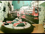 伦敦风酒店热恋小情侣啪啪啪激情性福妹子很敏感很能叫呻吟声听的心痒痒还说后面插不容易怀孕对白清晰搞笑