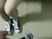 年轻妹妹几百块搞定抠穴亲美乳无套啪啪插入