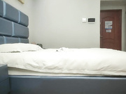 肤白貌美大长腿风骚小姐姐深夜相伴鲍鱼特写