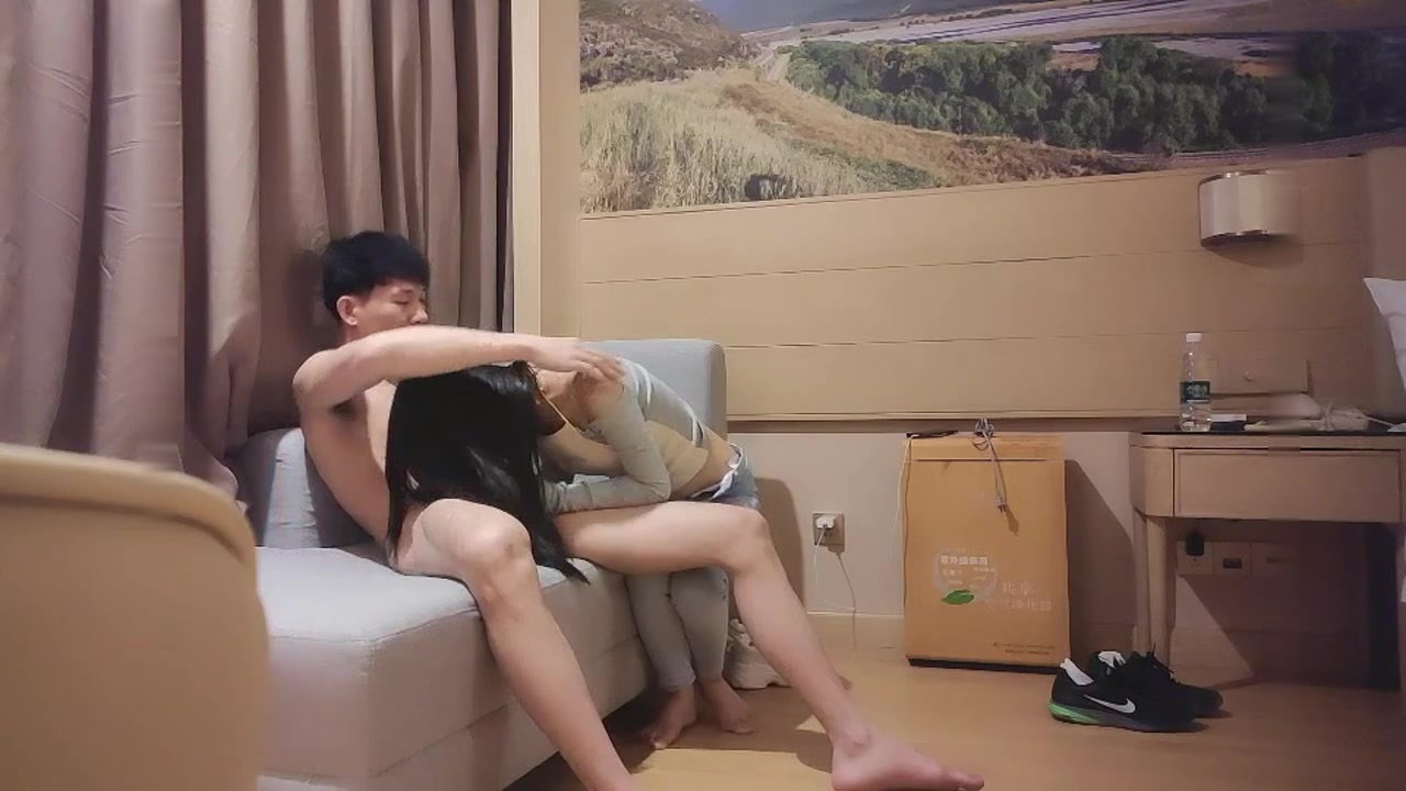 约甜美小姐姐性格开朗爱笑才播了一半小哥翻车