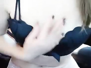 清纯妹子户外车震按摩器玩逼口交