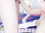 少妇让大哥各种玩弄玩逼大鸡巴让骚逼给舔屁眼压在身下爆草抽插