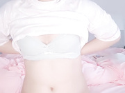 03年小姑凉把骚逼摆在镜头前淫乱发骚