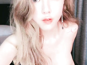 宝宝直播和粉丝聊性爱勾起男人的欲望