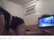 风韵十足的气质小少妇背着老公在洗浴中心做按摩时碰到个鸡巴比较大的客户,按着按着吃起鸡巴来了,还主动女上位摇摆到高潮,国语