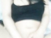 95年河南小伙直播期间为了收益竟强行扒掉女友内裤要操她给会员观看,美女拼命的反抗,最终还是被操了,还被干高潮了.